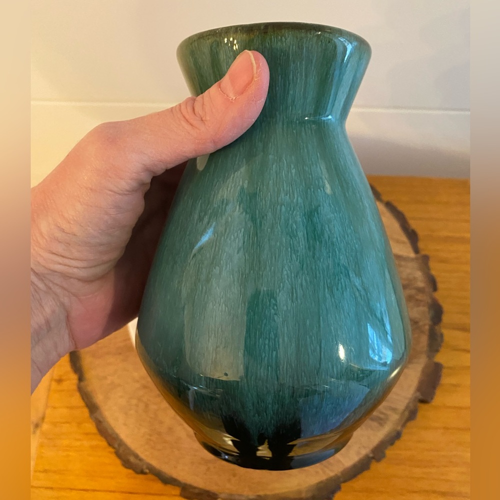 Mid Century Modern Blue Mountain Pottery Mid Size Ceramic Vase Drip Glaze - Picture 6 of 12
